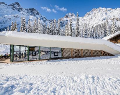 Bistro Bergsteiger with terrace in winter