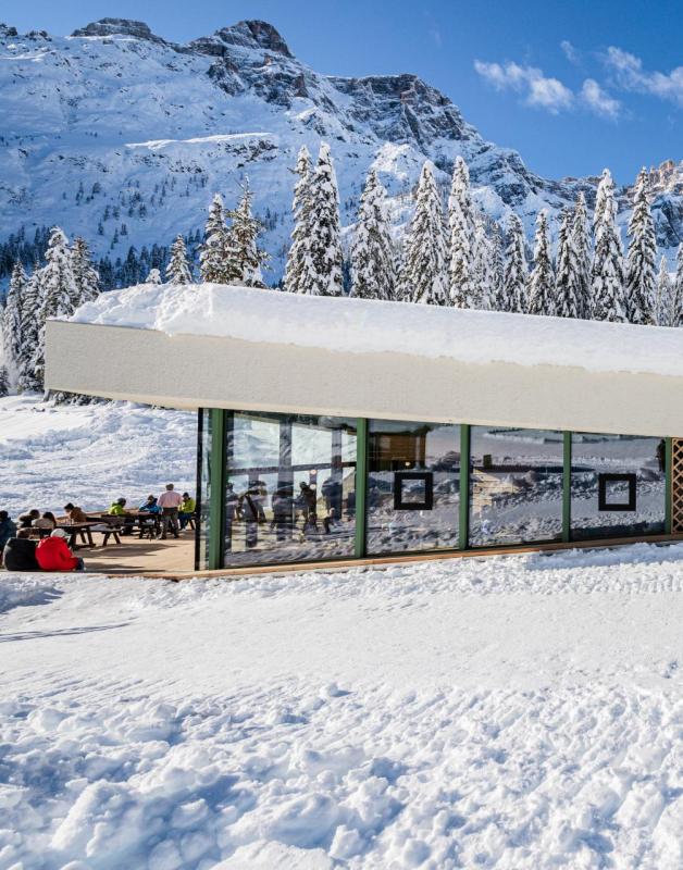 Bistro Bergsteiger with terrace in winter