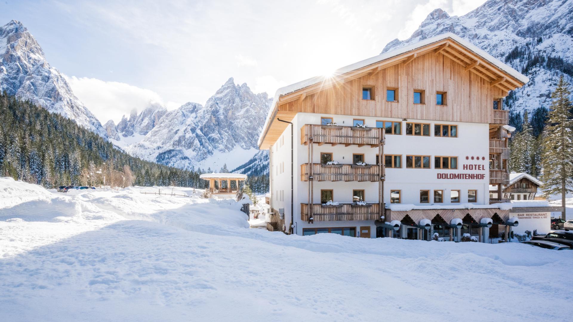 Hotel Dolomitenhof im Winter