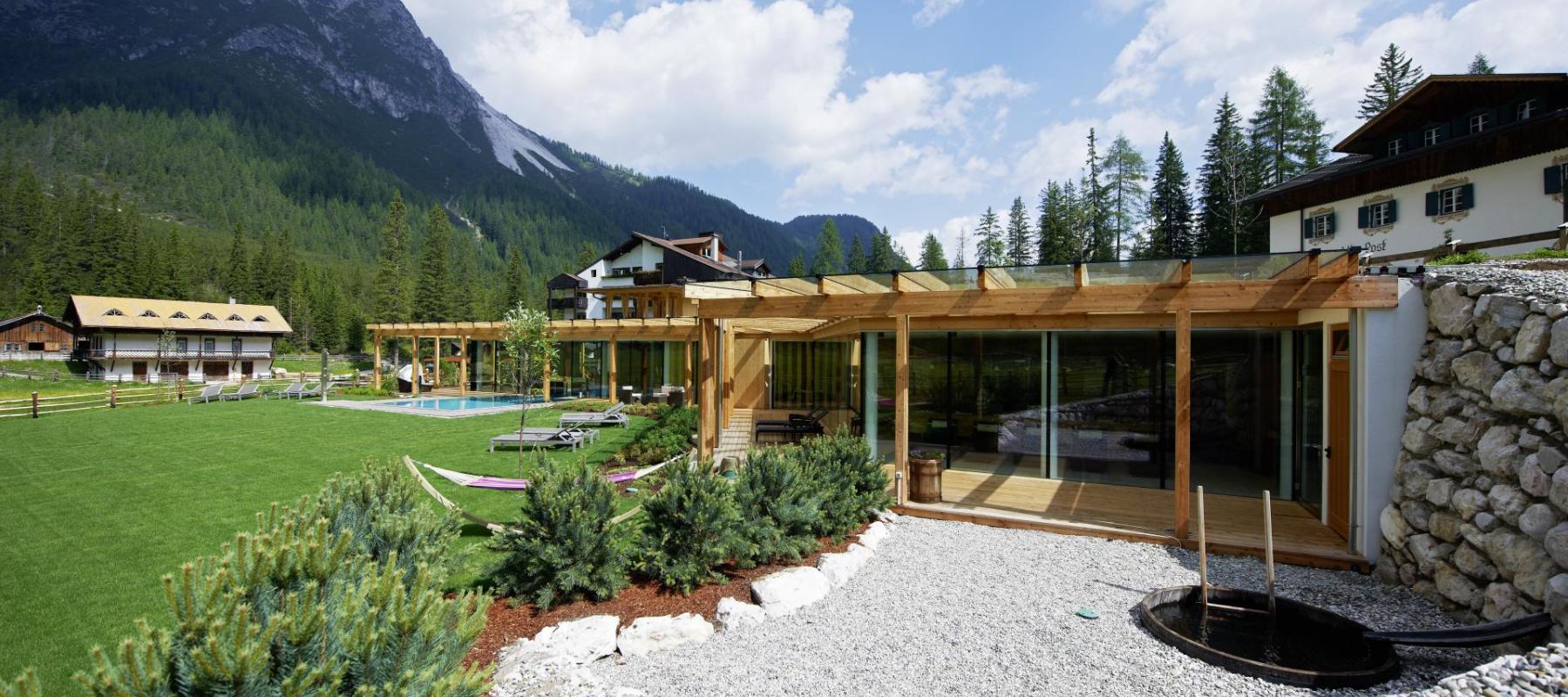 Spa con giardino e piscina esterna