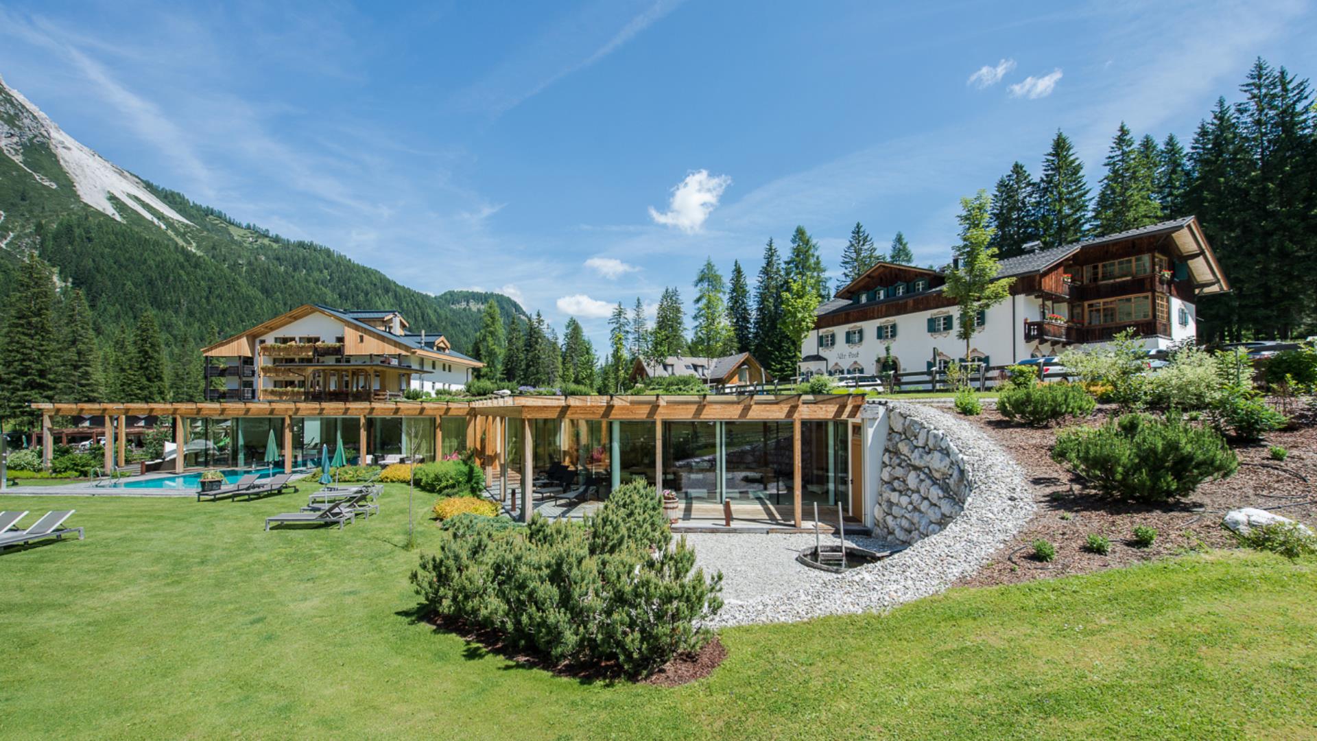 dolomitenhof-hotel-aussenansicht-02