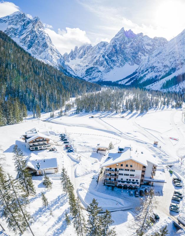Hotel Dolomitenhof in inverno