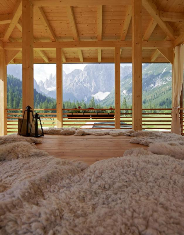 The panorama relaxation room