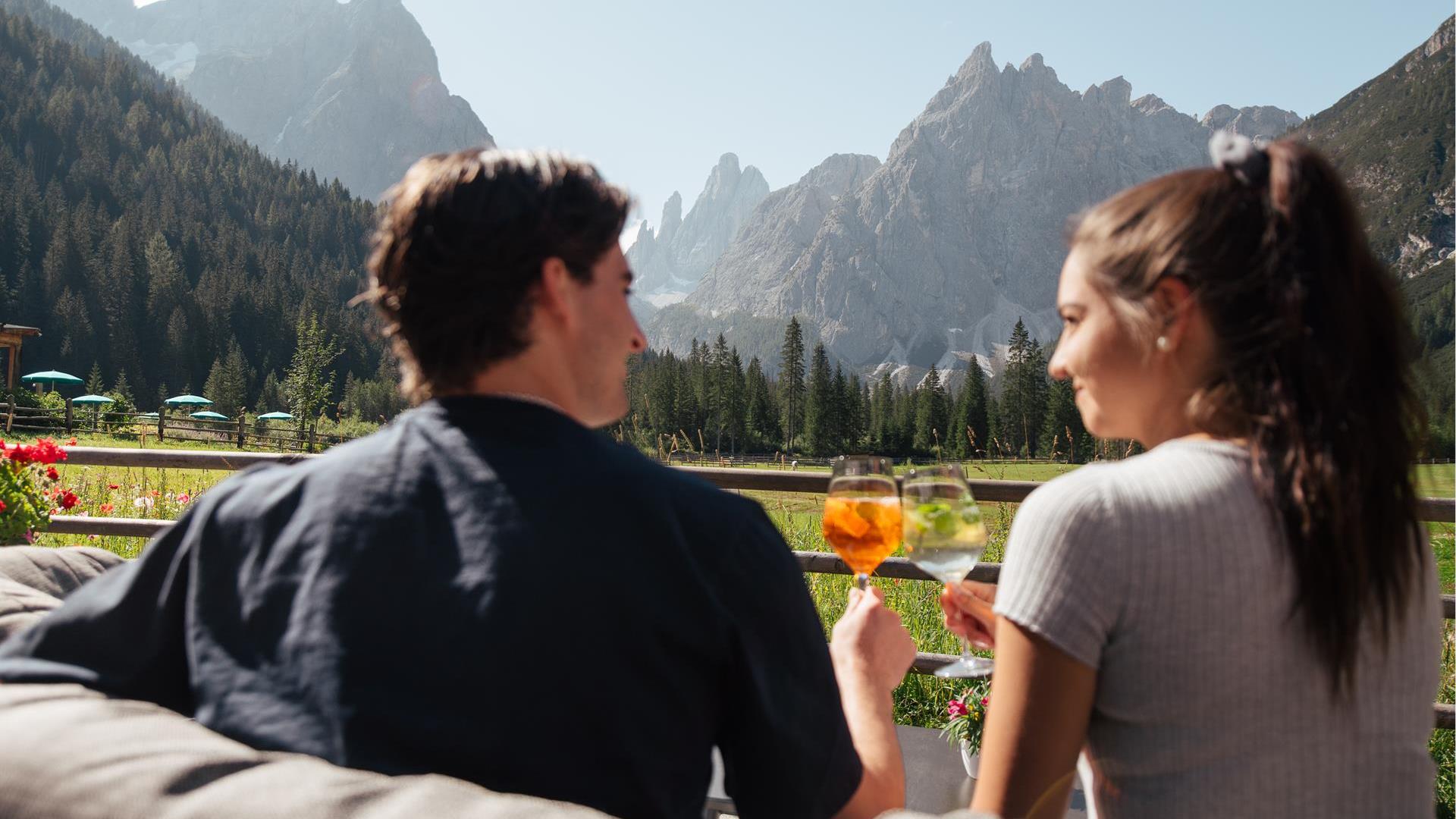 Aperitiv für zwei auf der Terrasse