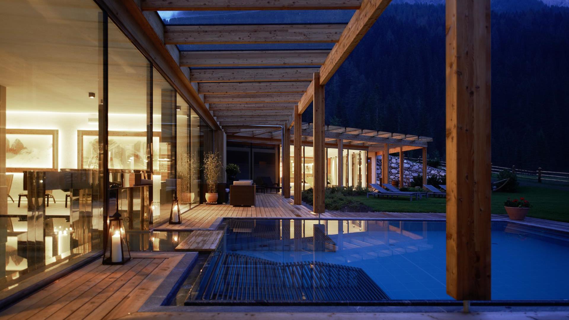 The bathhouse at dusk