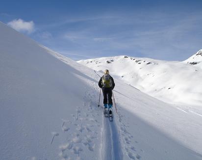 backcountry-skiiing-274390-1920